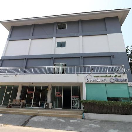 Oyo 75389 Pandora House Otel Pattaya Dış mekan fotoğraf