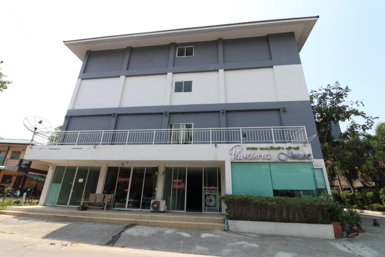 Oyo 75389 Pandora House Otel Pattaya Dış mekan fotoğraf