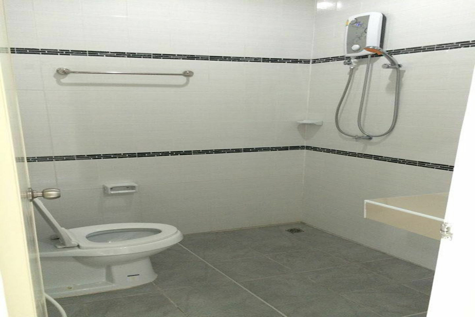 Oyo 75389 Pandora House Otel Pattaya Dış mekan fotoğraf